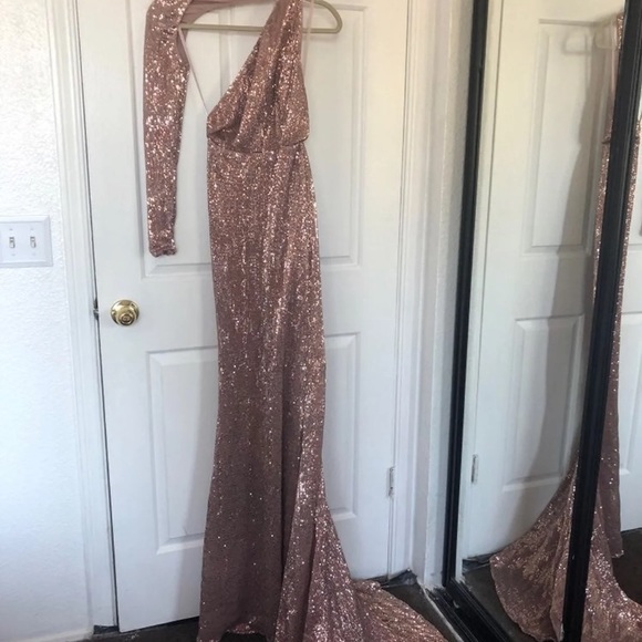 Stunning Abyss by Abby rose gold sequin gown dress - Picture 2 of 7